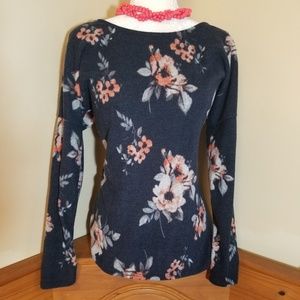 Aqua B Boutiqe Twist Back Blouse Size S
